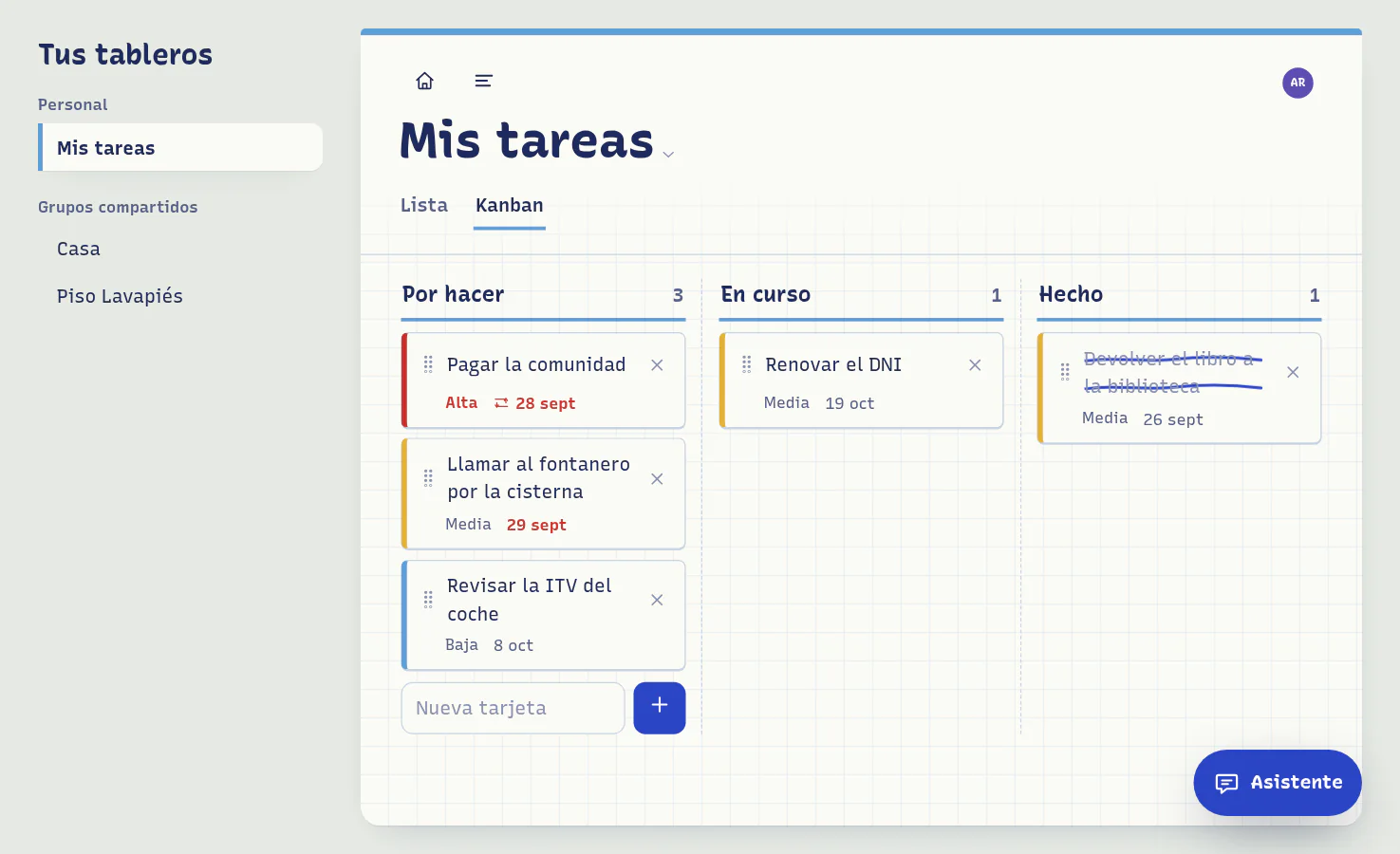 Tablero de tareas en un ordenador con tres columnas: por hacer, en curso y hecho.